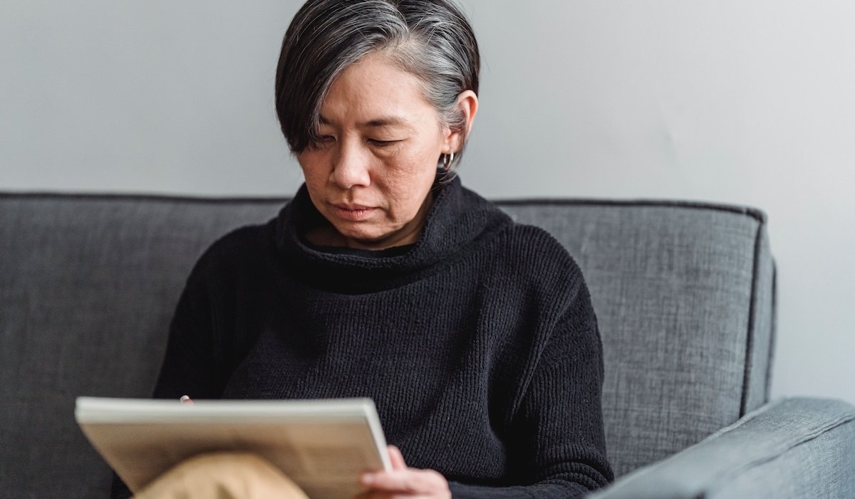 Patient reading about the myths of what high blood pressure can feel like.